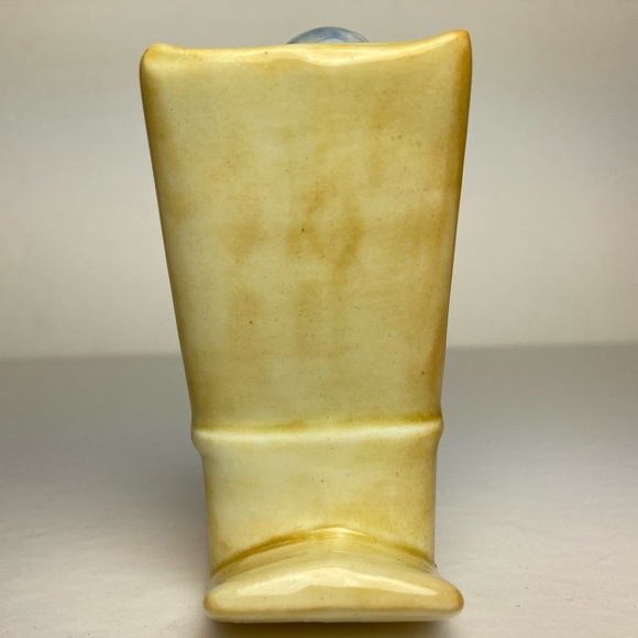 old couple sitting in rocking chairs figurines | Anniversary Gift - Picture 15 of 16